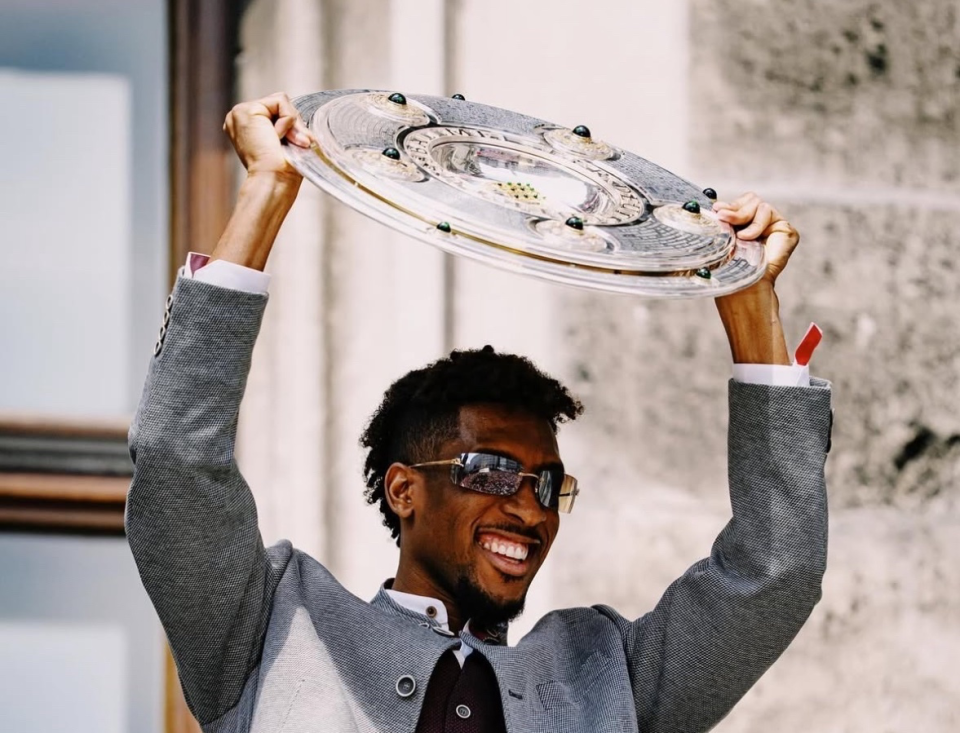 进行例行的 进行例行的