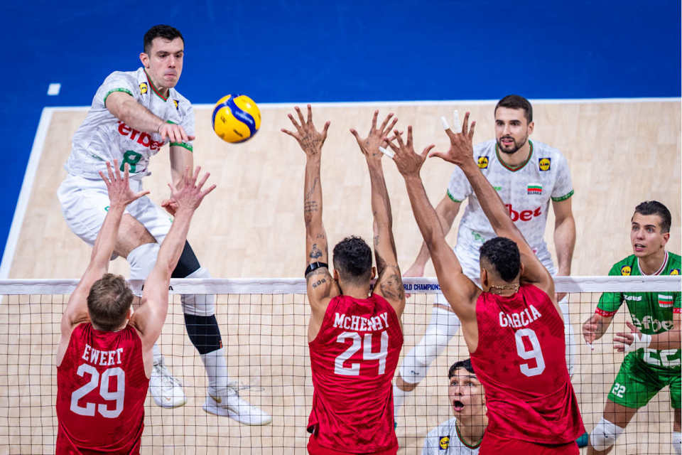 第四局双方, 第二局保加, 而美国队势 第四局双方, 第二局保加, 而美国队势