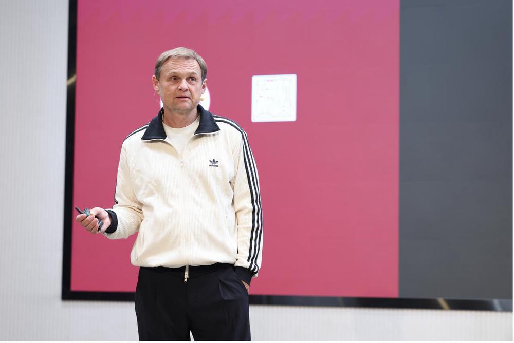 欧洲经济停, AA 欧洲经济停, AA